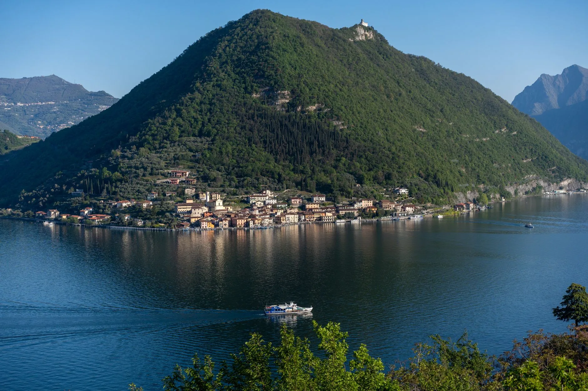 Lac d'Iseo : Franciacorta et tanche de Clusane